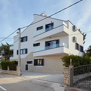 Nika Apartmán