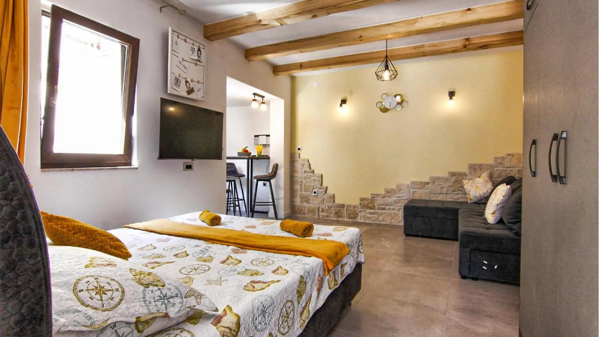 Cozy Home In Turanj With Wifi Holiday home