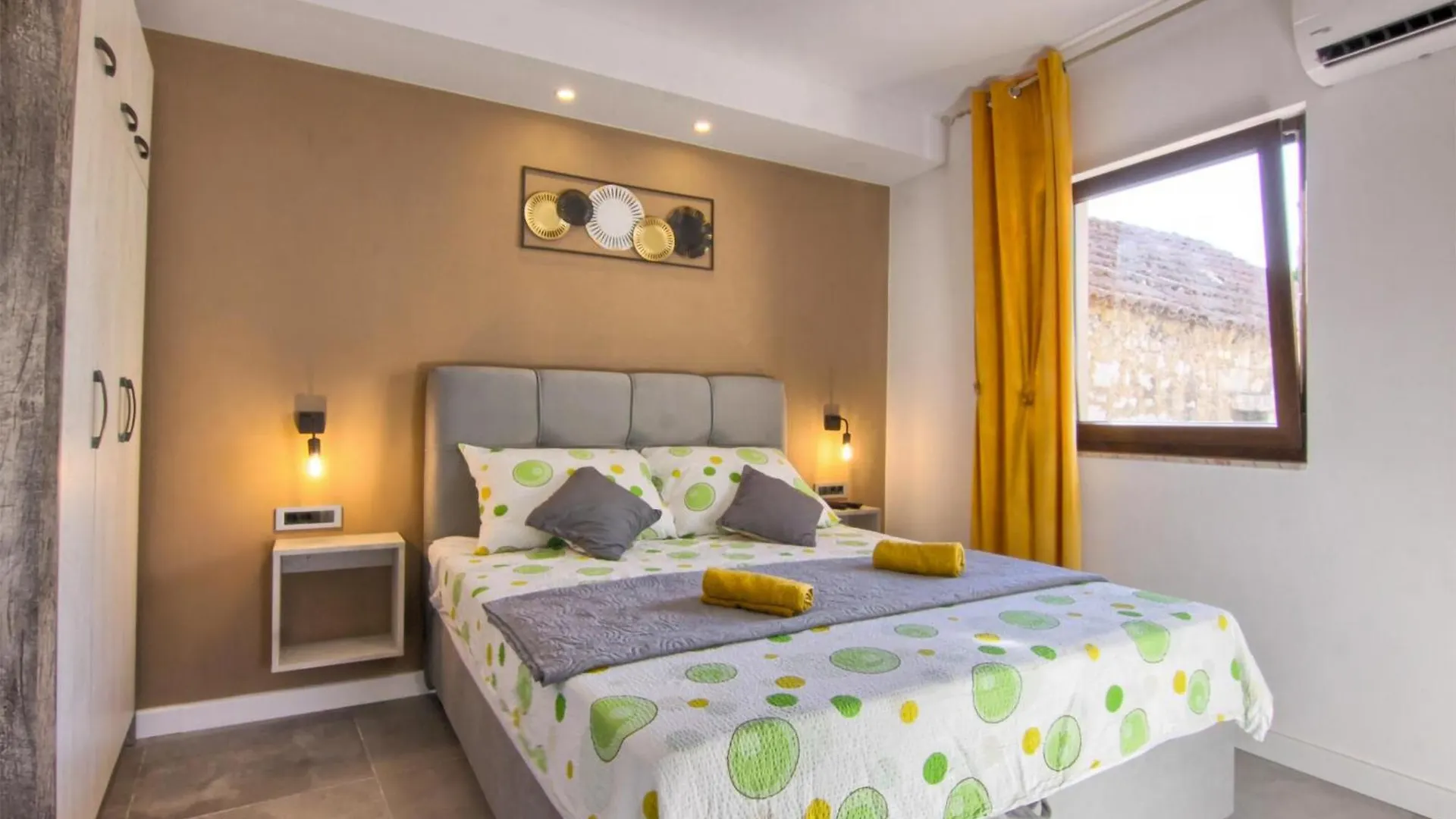 Cozy Home In Turanj With Wifi